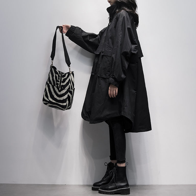 Дамско палто с качулка, средно дълго, от полиестер, съдържание на полиестер 95%+, дълги ръкави, градски стил