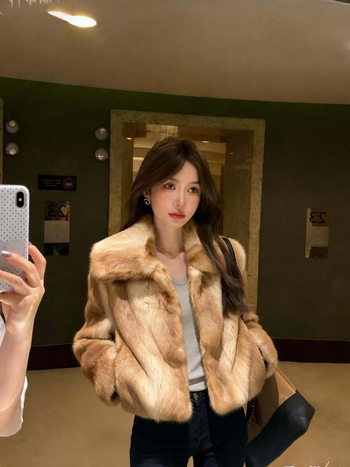 Палто от козина на заек, дълги ръкави, квадратна яка, корейско-японски casual стил, зимно облекло 2025, материя: 70–80% козина на заек + 30–50% вълна.