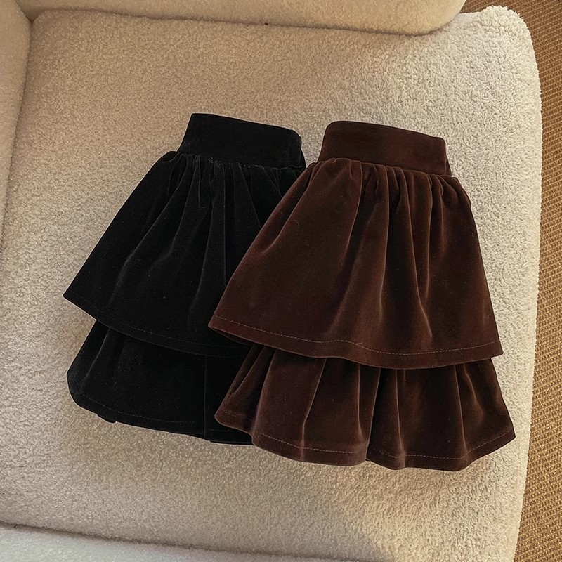 Принцесова пола с многослойна кройка, кадифена материя, подплата модал, зима