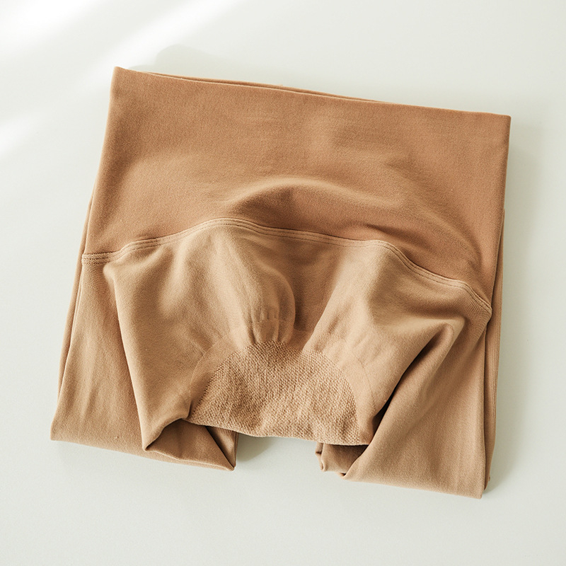 Найлонови колготки с безшевен чатал за повдигане на дупето и стягане на краката, средна дебелина