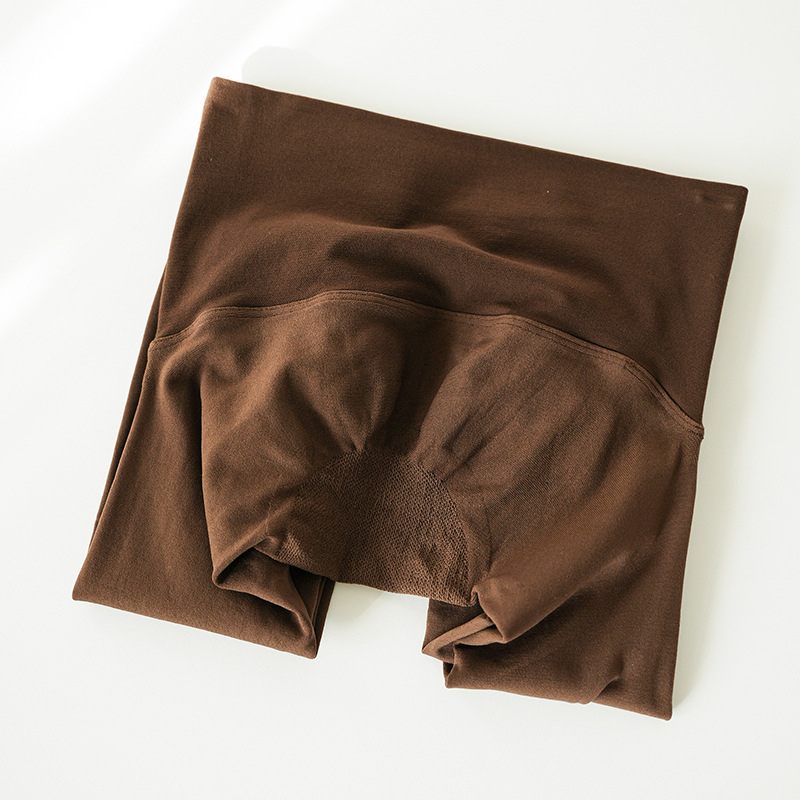 Найлонови колготки с безшевен чатал за повдигане на дупето и стягане на краката, средна дебелина