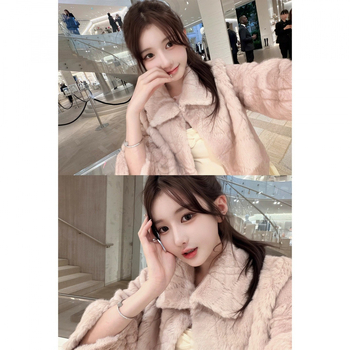 Корея стил сладък и свободен – късо дамско палто от изкуствена пухкава козина за жени, есенно-зимна елегантност. Материя: акрил; яка от изкуствен пух; хоризонтално пришивани панели; халтер-яка; ръкав флътер