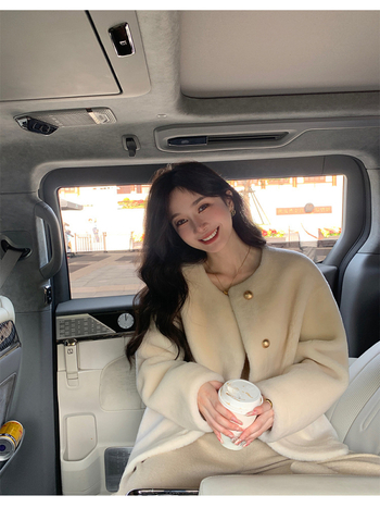 Женско палто от изкуствен косъм за есенно-зимния сезон 2025, свободен силует, дълги ръкави, кръгла яка, имитационен косъм