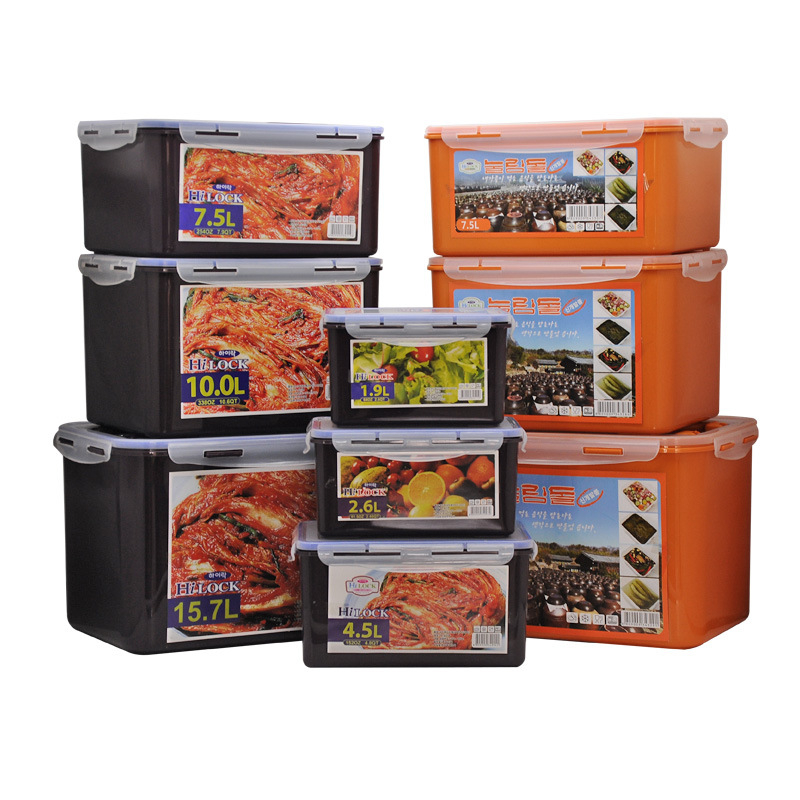 Négyzet alakú műanyag tárolóedény fedővel, kapacitás több mint 5 L