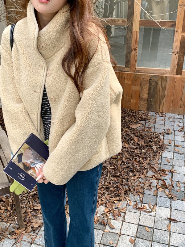 Ženski kaput od poliestera, jednobojni uzorak, srednja debljina, rever ovratnik, dugi rukavi, normalna duljina