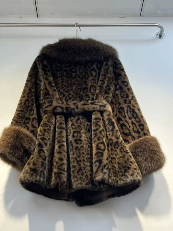 Norkino krzno s leopard uzorkom, ovratnik, dugi rukavi, elegantan stil