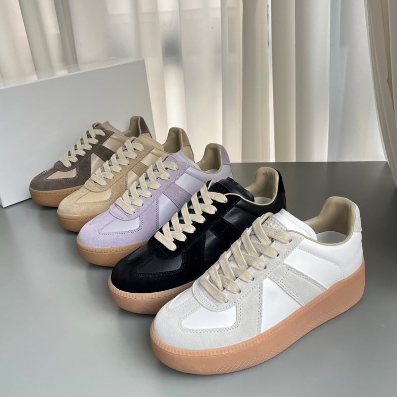 Női bőr sneakers alacsony felsőrésszel, magasságot növelő talppal, csúszásmentes és kényelmes mindennapi viselet – gumírozott talp.