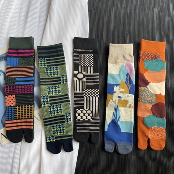 Two-Toe Mid-Calf Socks with AB Geometric Houndstooth Vintage Design, Combed Cotton, 50-70% Cotton Content, Sweat-Absorbent, 200N Knit