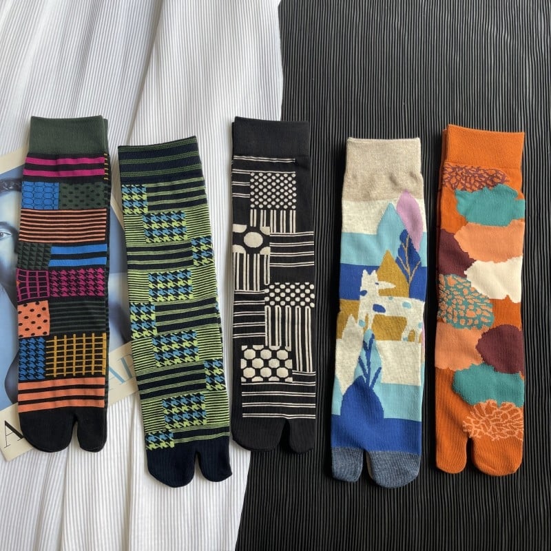 Two-Toe Mid-Calf Socks with AB Geometric Houndstooth Vintage Design, Combed Cotton, 50-70% Cotton Content, Sweat-Absorbent, 200N Knit