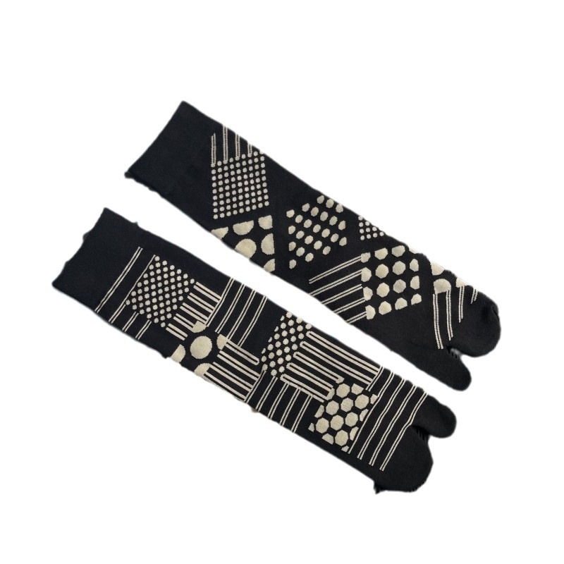 Two-Toe Mid-Calf Socks with AB Geometric Houndstooth Vintage Design, Combed Cotton, 50-70% Cotton Content, Sweat-Absorbent, 200N Knit
