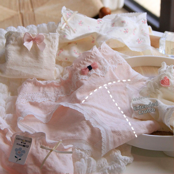 Дамски памучни бикини с удължен чатал, антибактериален памук, дишащ жакардов плат, средна талия, флорални мотиви