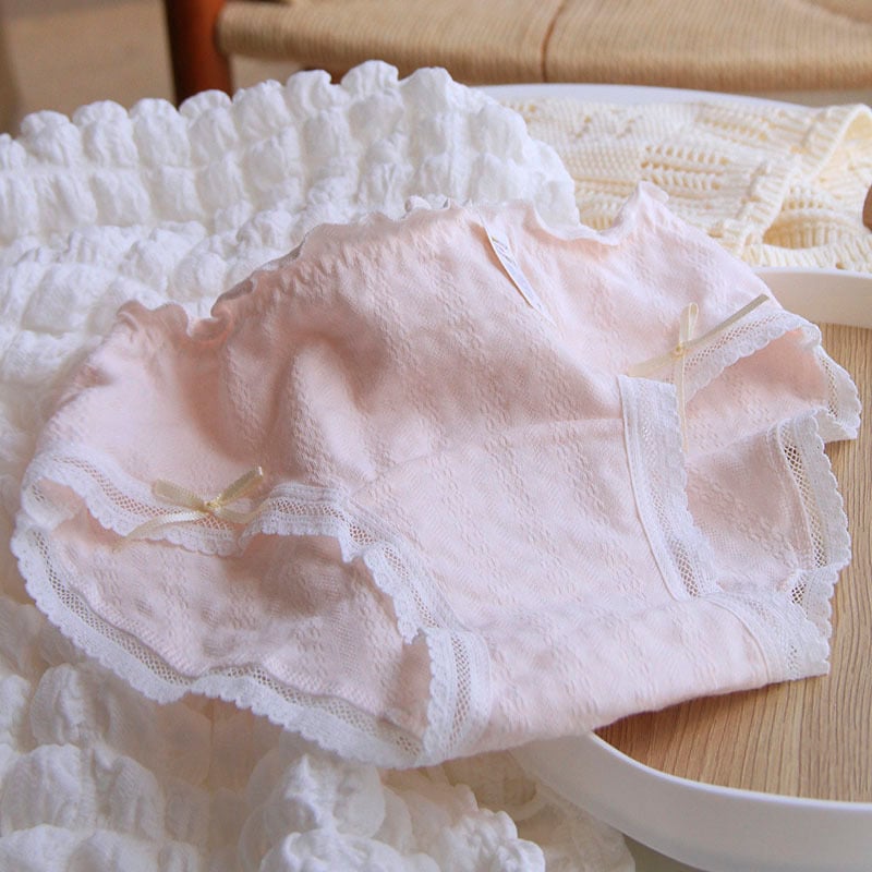 Дамски памучни бикини с удължен чатал, антибактериален памук, дишащ жакардов плат, средна талия, флорални мотиви