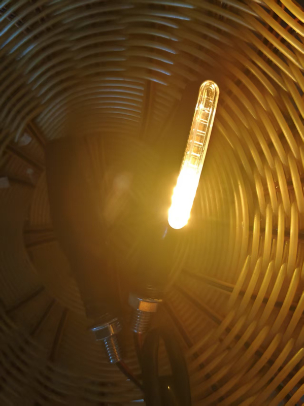 Motocyklové LED smerové svetlá s jednou líniou a efektom prúdu vody, 12-24V, DAS-023, kovové puzdro, životnosť 50 000 h