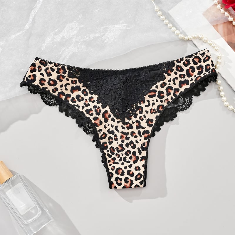 Дантелени дамски бикини с леопардово флорално оформление, дишащи и с висока еластичност; основна материя: нейлон; подплата: памук; кройка: средно висока талия