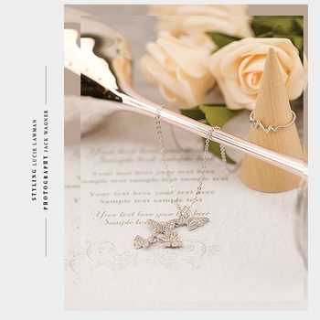 Pozadina za fotografiranje s vintage rekvizitima, starinskim engleskim papirom i notnim papirjem