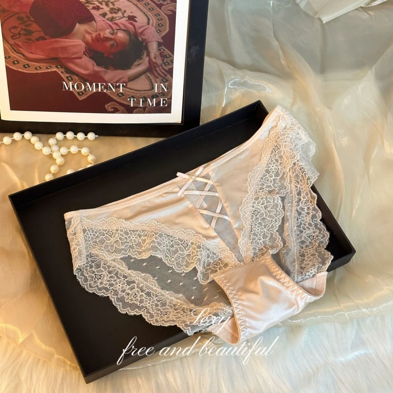 A1-2434 Дантелени дамски бикини с мрежест дизайн и сърцевидна панделка | Основна материя: нейлон 80–90%, памучна подплата, жакардова тъкан