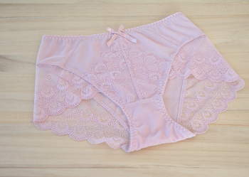 Дамски дантелени бикини с мрежеста текстура, мека еластична лента, дишащи, без видими линии, флорална шарка