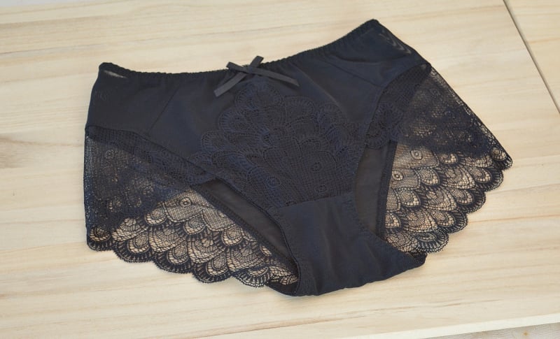 Дамски дантелени бикини с мрежеста текстура, мека еластична лента, дишащи, без видими линии, флорална шарка