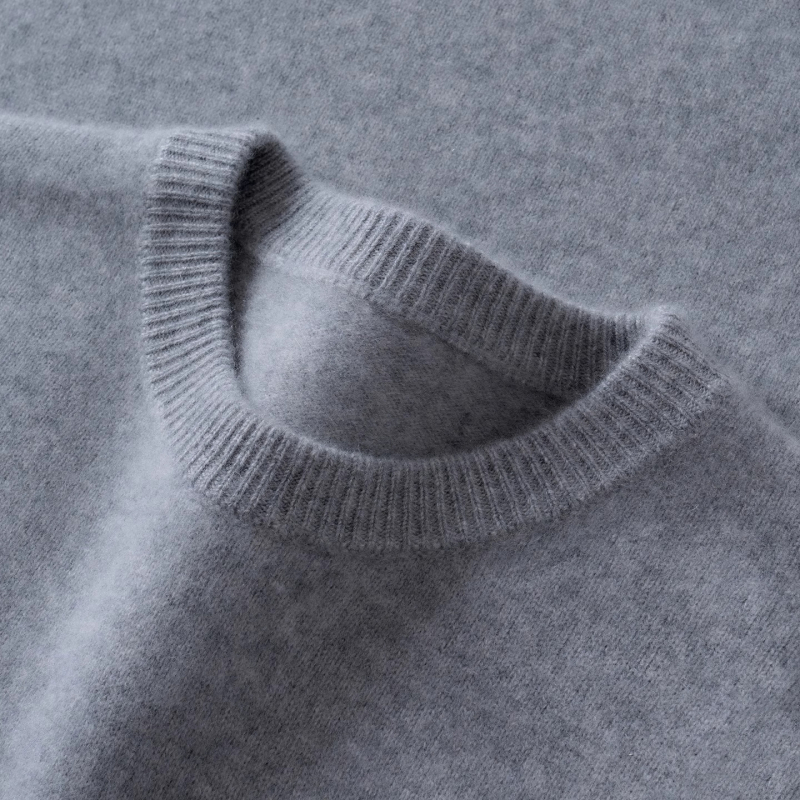 Ανδρικό πουλόβερ από κασμίρι με παχιά πλέξη, στρογγυλή λαιμόκοψη, μακριά μανίκια, 30–35% κασμίρι, μονόχρωμο σχέδιο