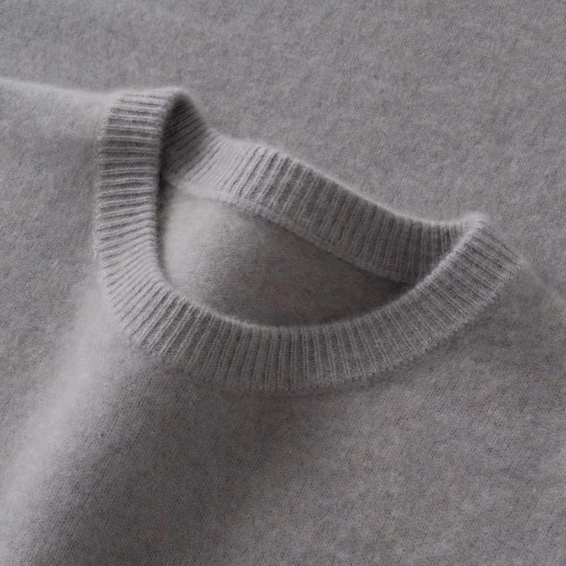 Ανδρικό πουλόβερ από κασμίρι με παχιά πλέξη, στρογγυλή λαιμόκοψη, μακριά μανίκια, 30–35% κασμίρι, μονόχρωμο σχέδιο