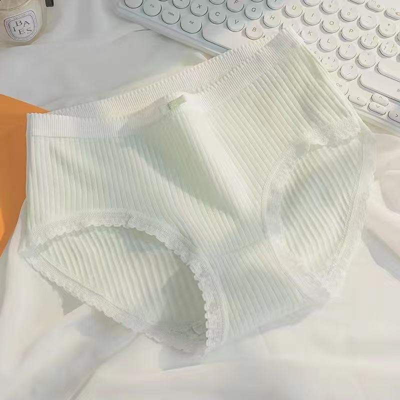 Djevojačke pamučne gaćice sa srednjim strukom, prozračan pleteni materijal, 95–100% pamuk