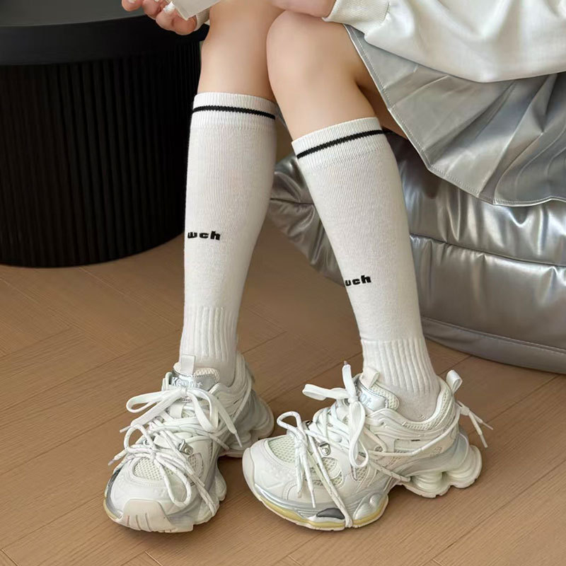 Ženske tenisice s debelim potplatom, stil Dad Shoes, za četiri sezone — okrugli vrh, srednje visina pete 3–5 cm, visoko čelo 3–7 cm, gornji dio od teleće kože + tkanina, uložak EVA