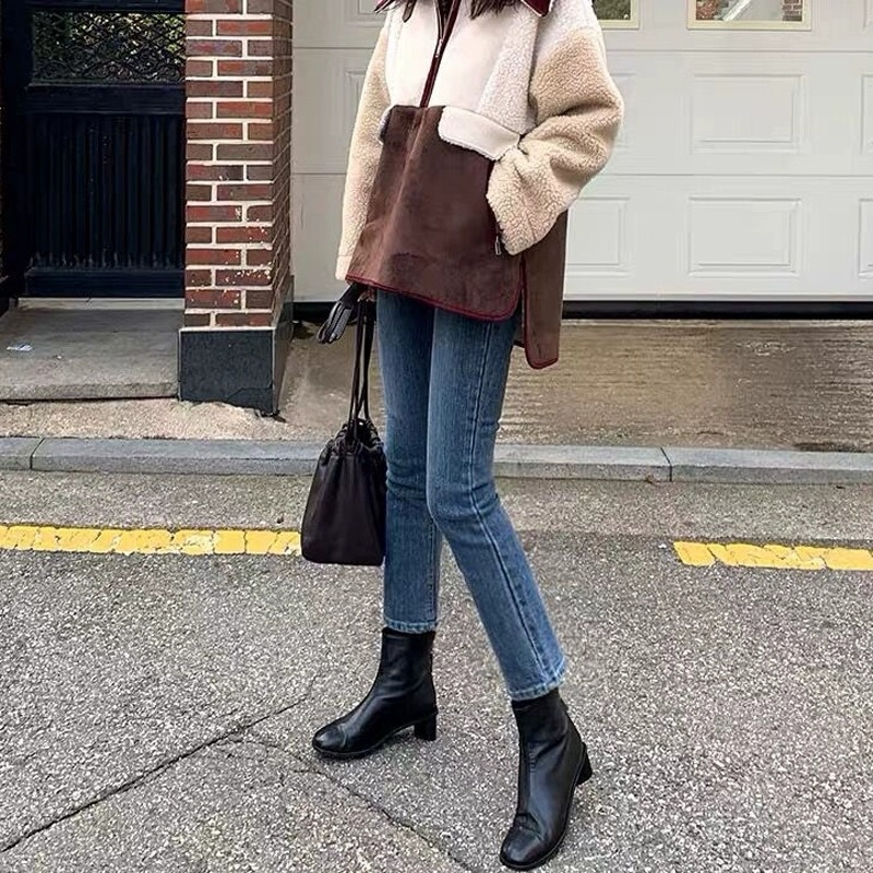 Дънки с висока талия, прав силует, дължина 9/10, деним от памук.