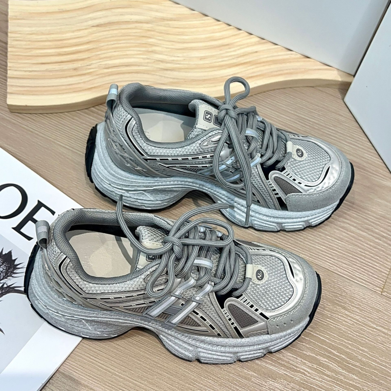 Ženske tenisice u stilu dad sneakers od prave kože, debeli potplat, peta 6–8 cm, vezanje, potplat od gumene pjene, podstava od kože goveđe, uzorak boja blok
