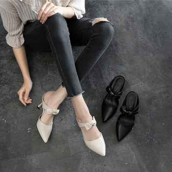 Zodini utcai stílusú szandál PU felsőrésszel, hegyes orral és gumitalppal