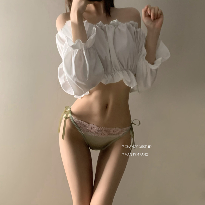 Ženske gaćice od najlona s pamukom u preponama, niski struk, pleteni materijal, prozračne i antibakterijske