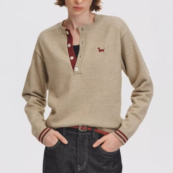 Плетен пуловер, свободна кройка, кръгло деколте, дълги ръкави, средна дебелина, есенно-зимен 2025