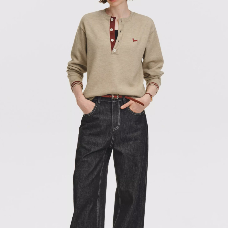 Плетен пуловер, свободна кройка, кръгло деколте, дълги ръкави, средна дебелина, есенно-зимен 2025