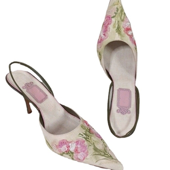 Toe-hugging sandale s oštrim nosom, PU gornji dio, PU podstava, gumeni potplat, književno retro stil