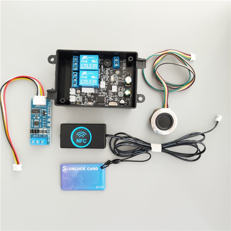 Dispozitiv de recunoaștere a amprentelor cu comunicare Modbus RTU, RS-485, ecran tactil industrial și PLC cu relee