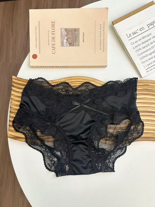 Női csipkés alsónemű, középső derék; fő anyag: nylon csipke; funkciók: lélegző, gyorsan száradó, antibakteriális; kötött anyag; pamut belső bélés