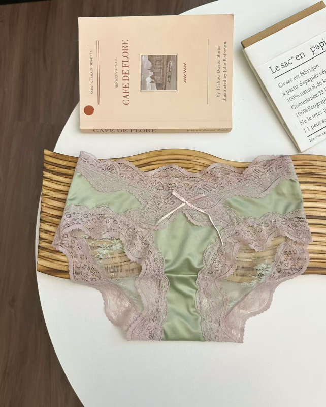 Női csipkés alsónemű, középső derék; fő anyag: nylon csipke; funkciók: lélegző, gyorsan száradó, antibakteriális; kötött anyag; pamut belső bélés