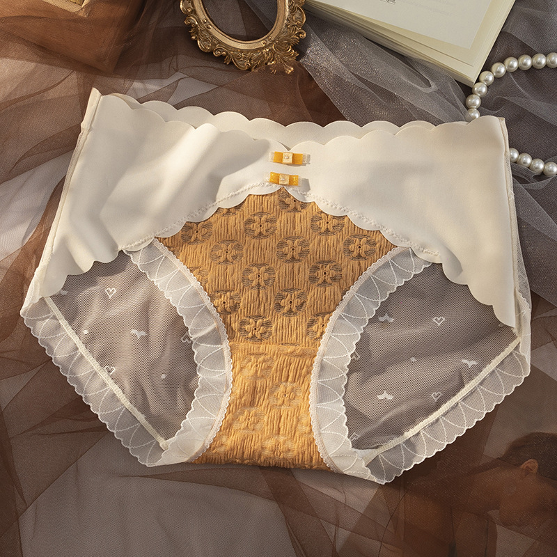 Női csipkés alsónemű Mulberry selyem intimbetéttel, középső derék, légáteresztő háló, fő anyag: nylon 90–95%, 61–70D