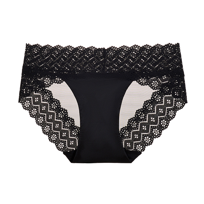 Női alacsony derekú csipkés alsónemű, légáteresztő és gyorsan száradó, antibakteriális; csipke anyaga: nylon 70–80%, intim rész pamut 80–90%, egyszínű dizájn