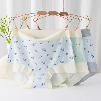 Női magas derekú modal alsónemű, pamut alátéttel a szemérem résznél, virágos mintával, boxer fazon