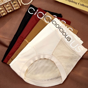 Női fehérnemű: Nylon anyag, légáteresztő és gyorsan száradó, jacquard szövés, középmagas derék, viszkóz belső bélés