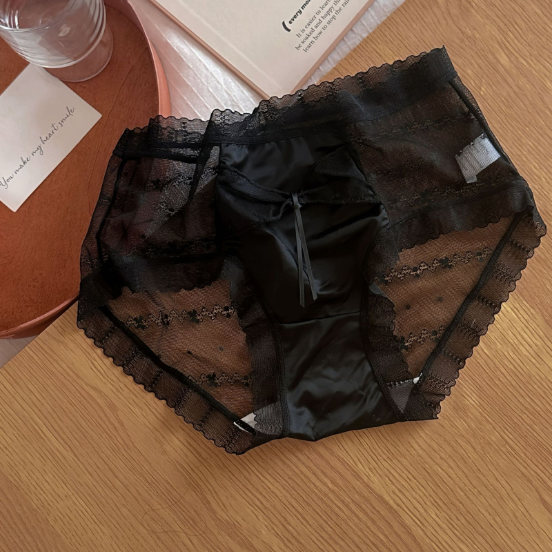 Lányoknak készült nejlon fehérnemű pamut betéttel, középmagasságú derékkal, lélegző, antibakteriális.