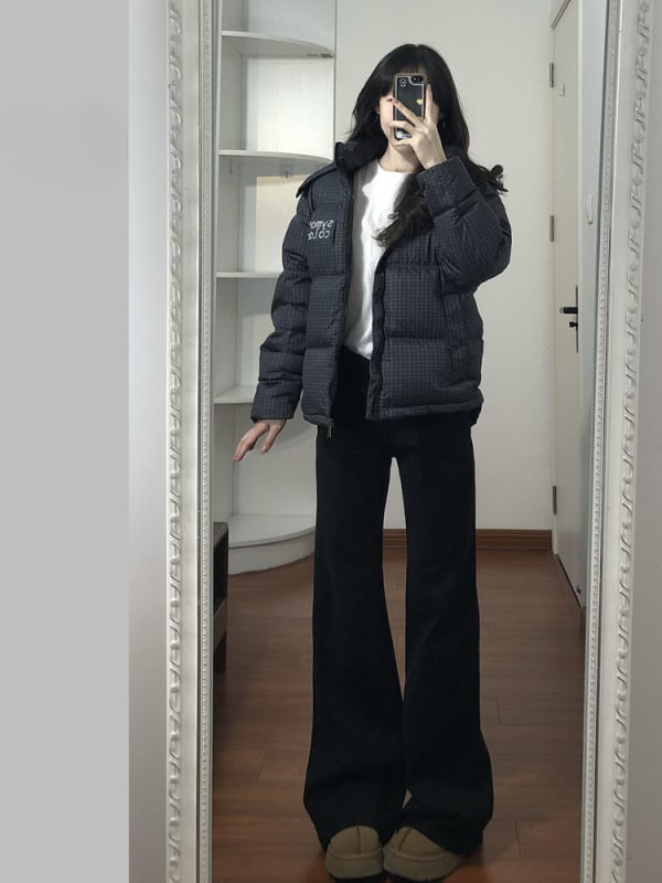 Дънки с висока талия, широки крачоли, деним от памук с еластичност (50–70% памук), джобове