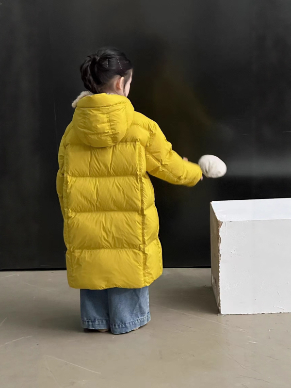 Gyerekeknek szóló tollal töltött dzseki háromvédelmi funkcióval, kapucnival, középhosszú, téli időszak, töltet 86–90% toll