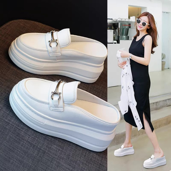 Női vastag talpú, kerek orrú papucs, felső része disznó bőrből, PU talp, 2025 tavasz