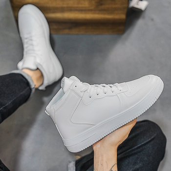 Férfi magas szárú sportcipő, könnyű és lélegző (Felsőrész: PU, Talp: Gumi, Zárás: Fűző, Középmagas 3–7 cm)