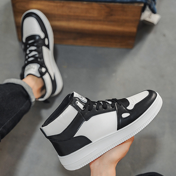 Férfi magas szárú sportcipő, könnyű és lélegző (Felsőrész: PU, Talp: Gumi, Zárás: Fűző, Középmagas 3–7 cm)