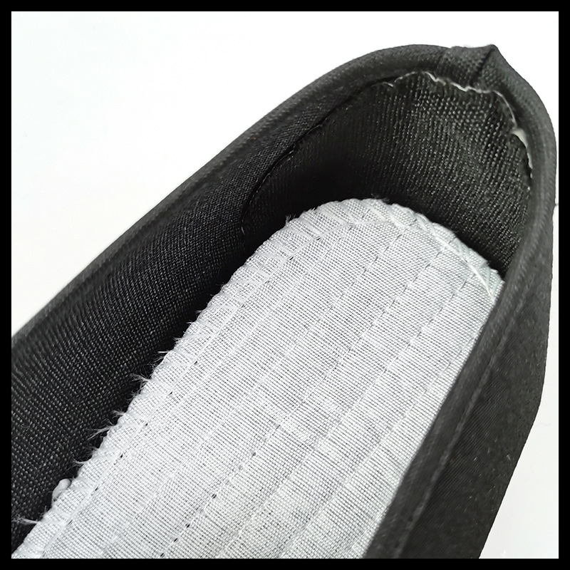 Férfi vászoncipő, kapcsok nélkül, kerek orr, pamutfelső, alacsony sarok 1–3 cm, injektált talp