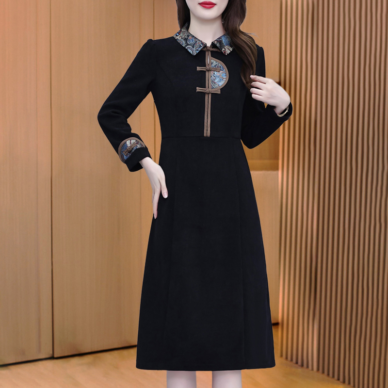 Cheongsam haljina, A-linijska silueta, baršunasta tkanina, geometrijski uzorak, dugi rukavi, visoki struk