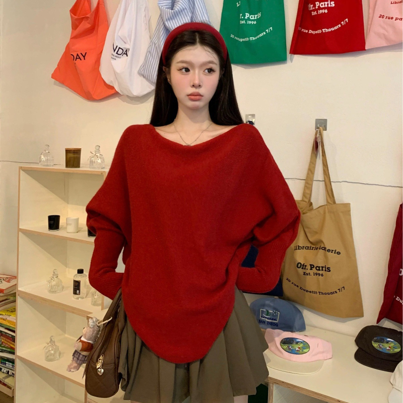 Ženski džemper s bat rukavima: otvoreni rameni, nagnuta ovratnica, slobodan asimetričan kroj, Arctic Fleece, viskozna vlakna 50–70%