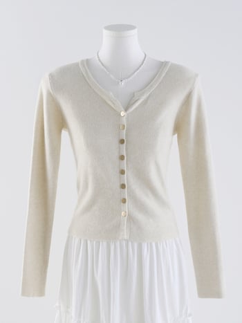 Женски плетен кардиган с V-образно деколте, закопчаване с едно ред копчета, дълги ръкави, тънък силует, полиестер/акрил смес